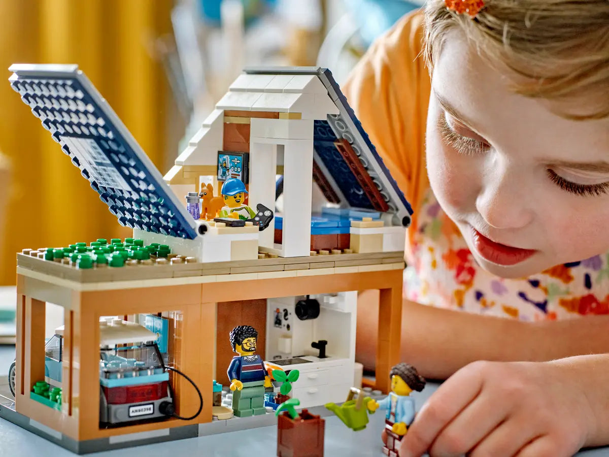 LEGO City: Family House and Electric Car