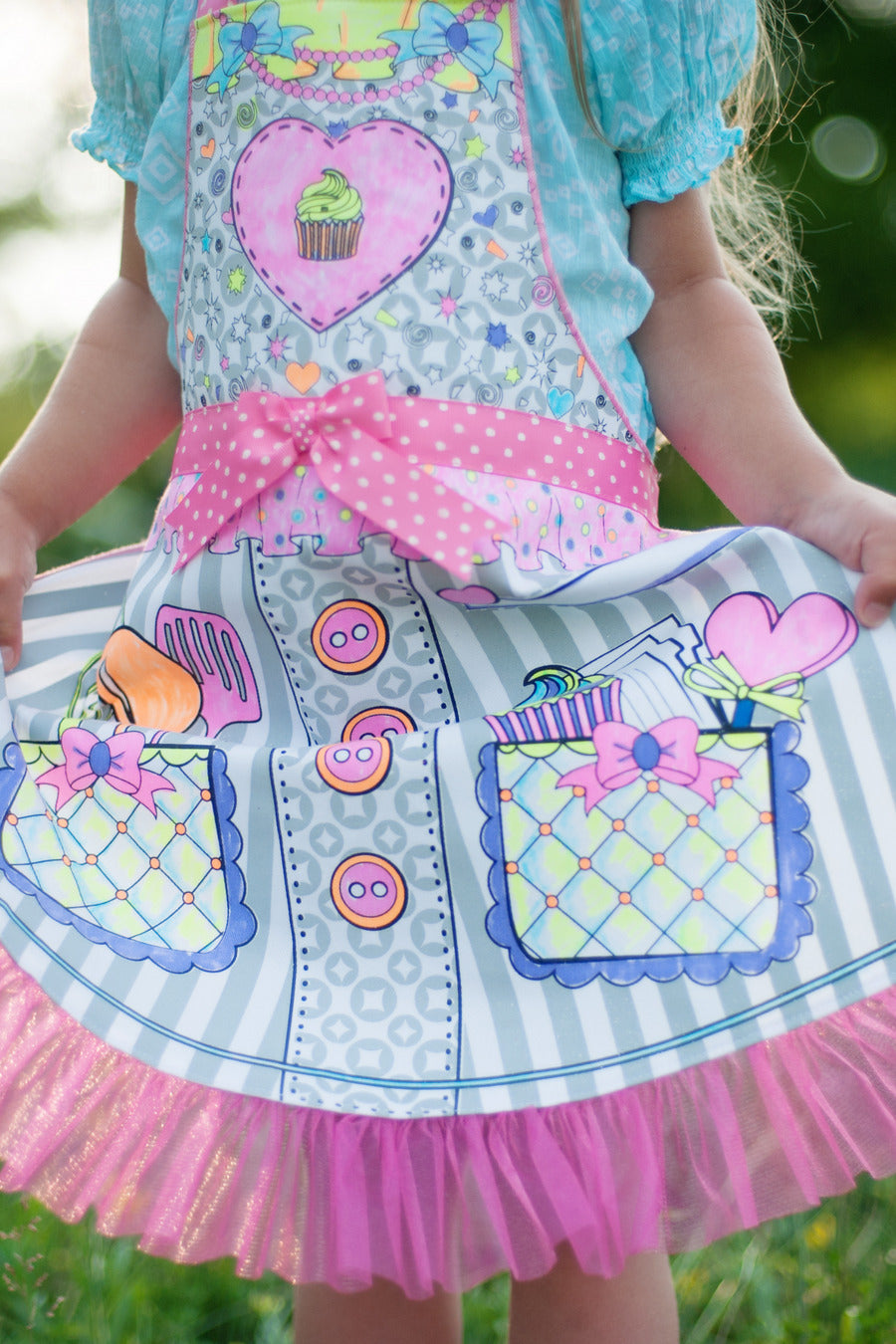 Color-An-Apron (Size 4-6)