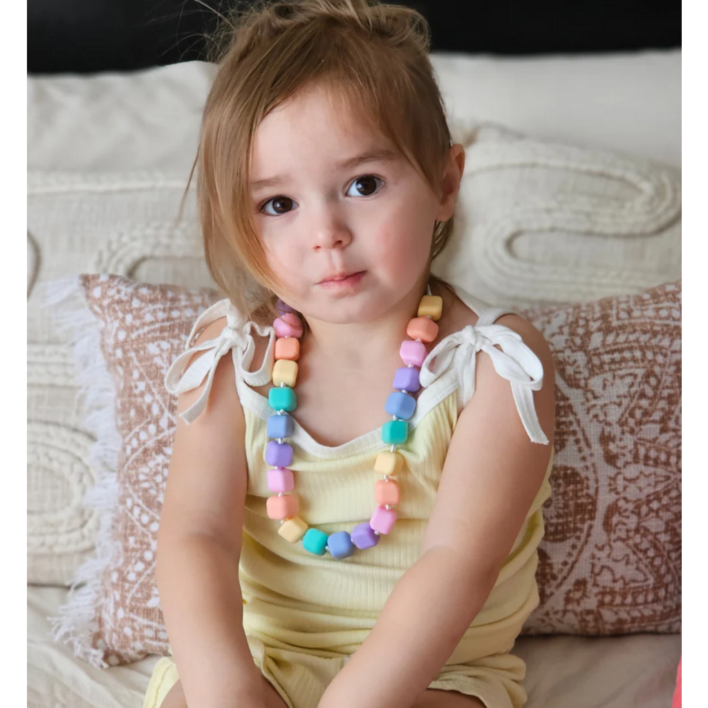 PRINCESS AND THE PEA JELLYSTONE CHEW NECKLACE