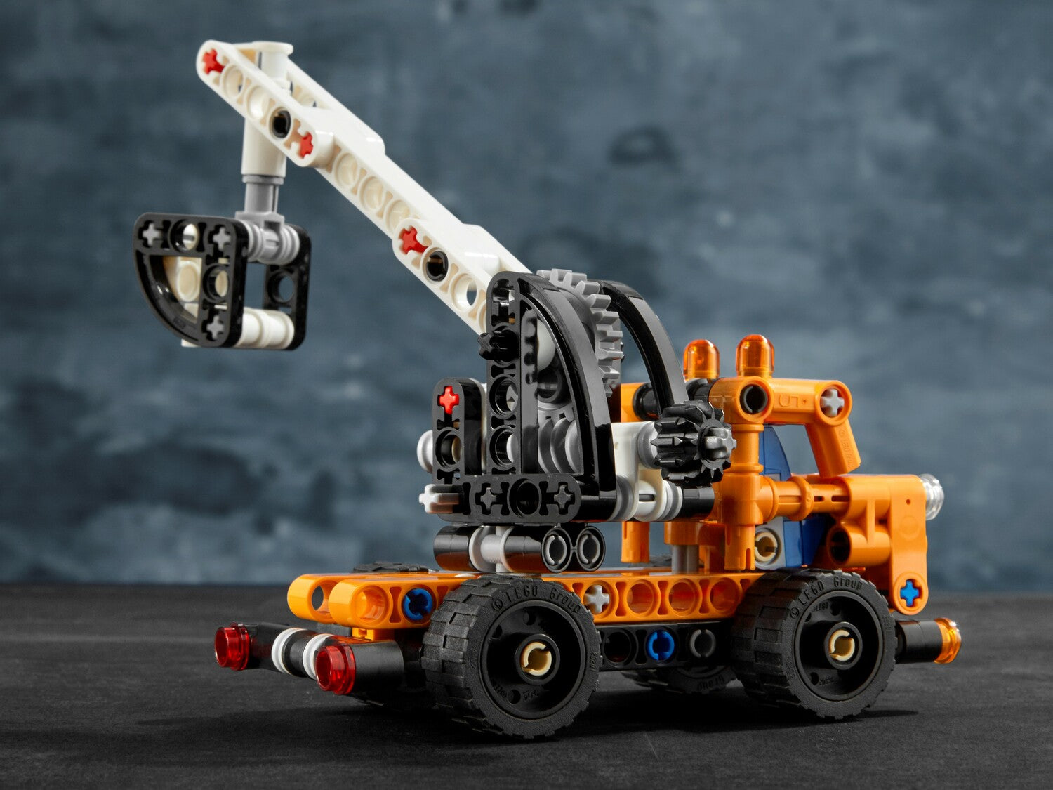 LEGO® Technic: Cherry Picker