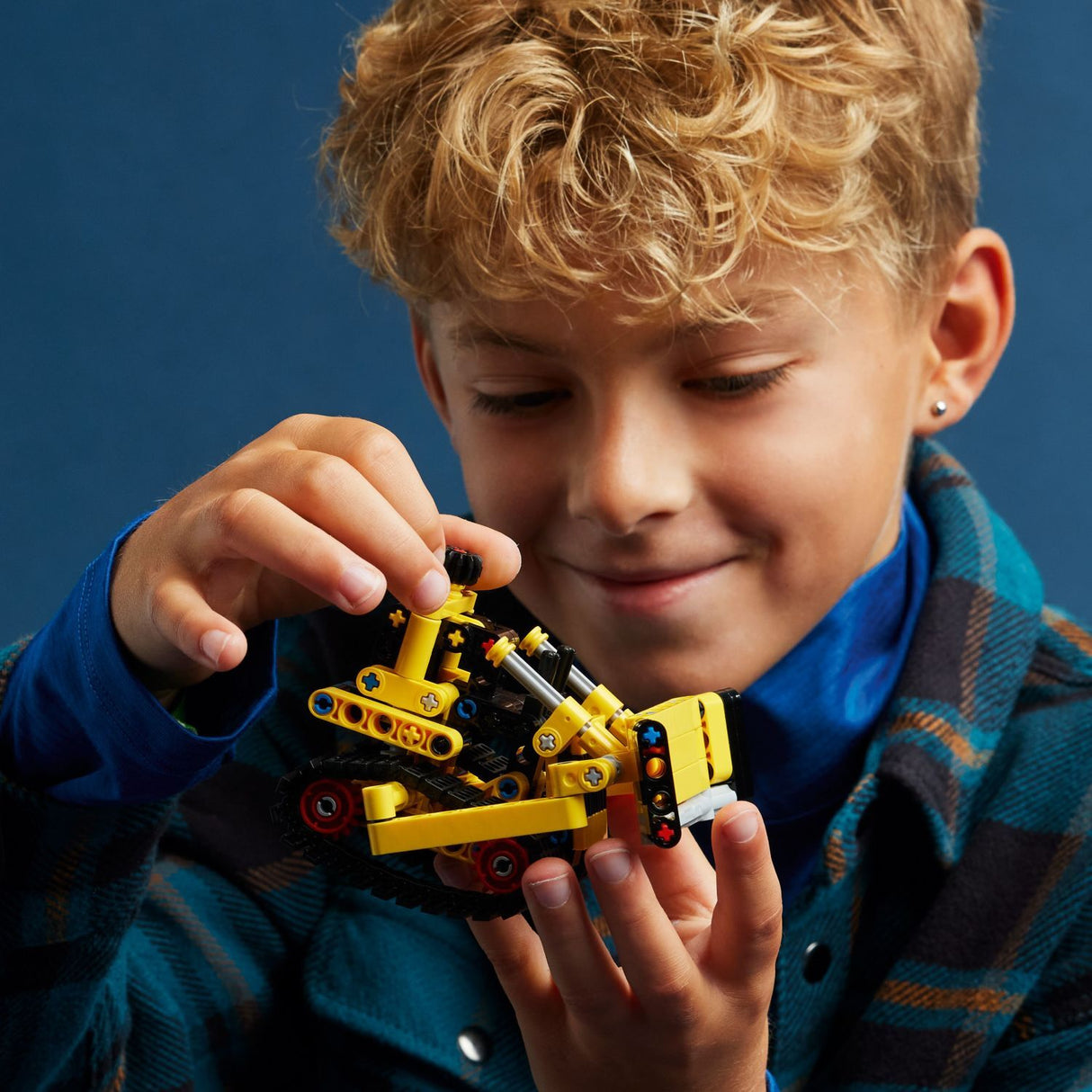 LEGO Technic: Heavy-Duty Bulldozer