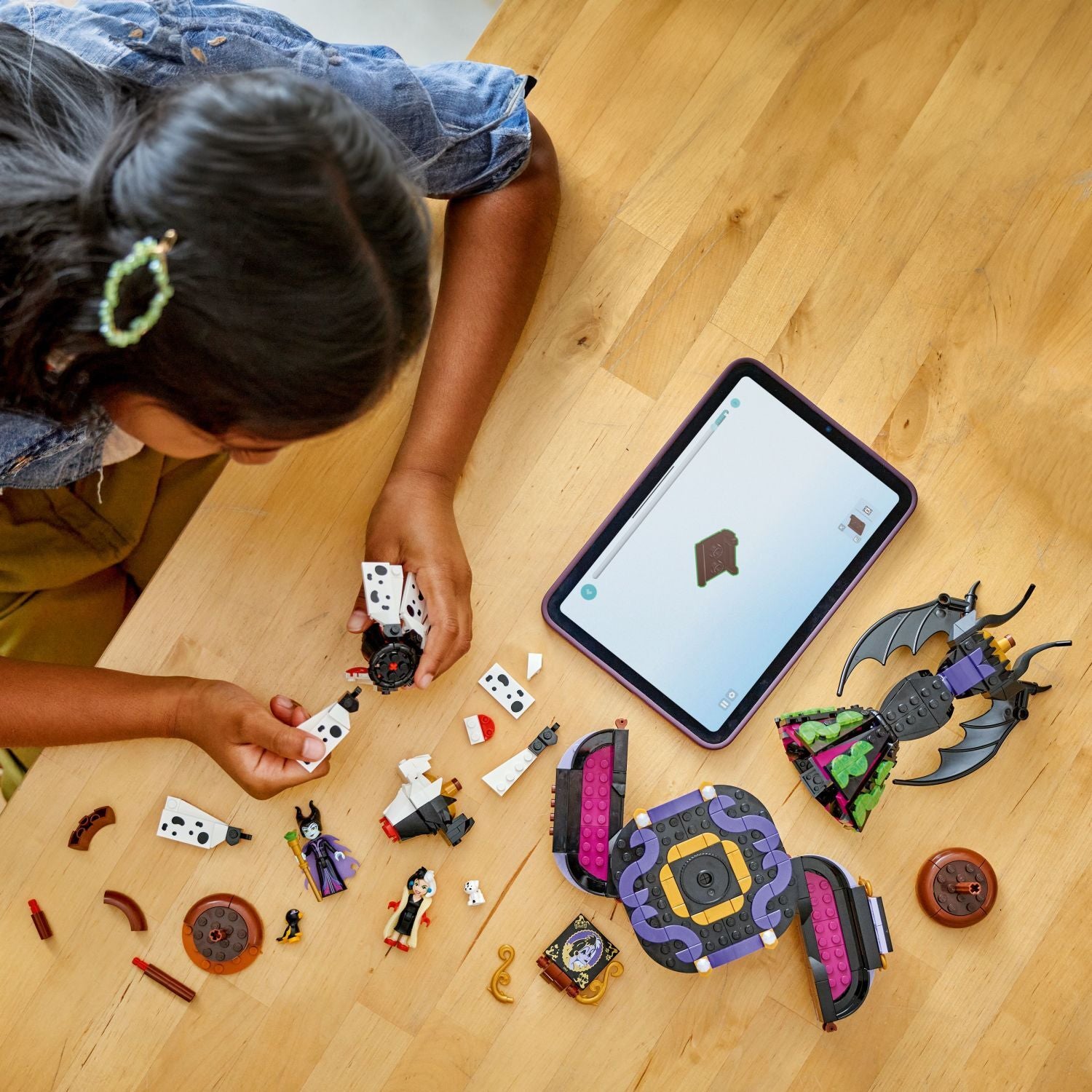 LEGO Disney Classic: Maleficent's and Cruella De Vil's Dresses