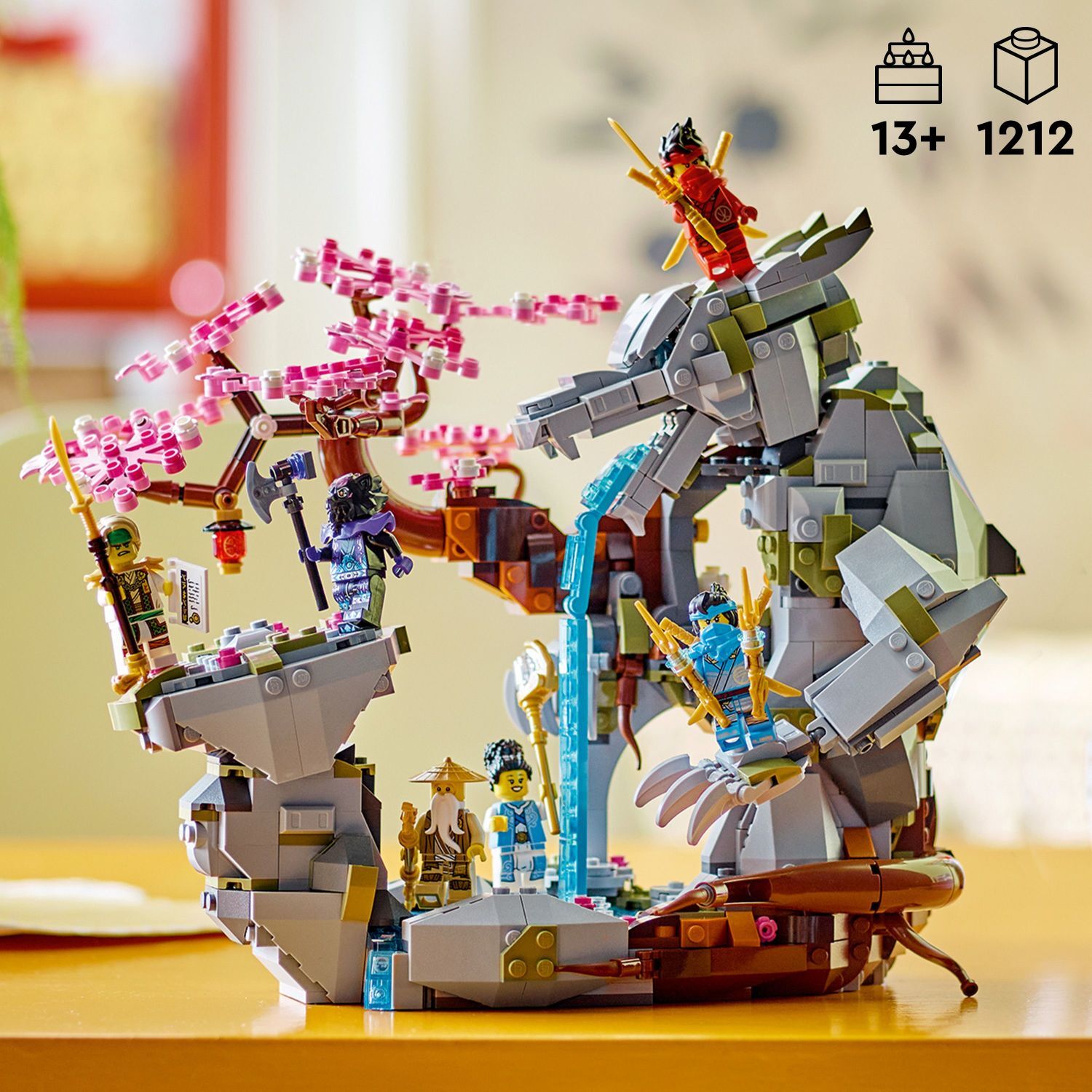 LEGO® NINJAGO®: Dragon Stone Shrine