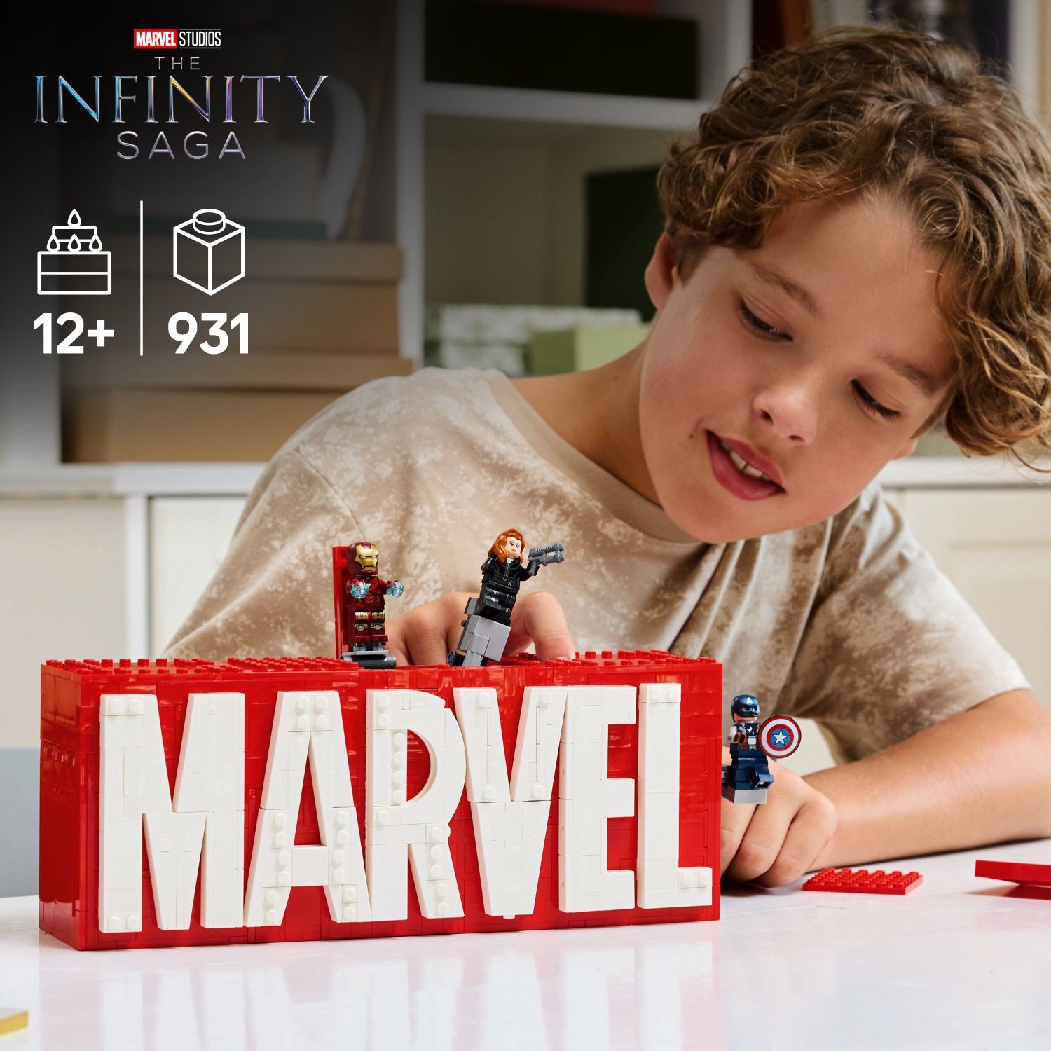 LEGO Super Heroes Marvel: MARVEL Logo & Minifigures