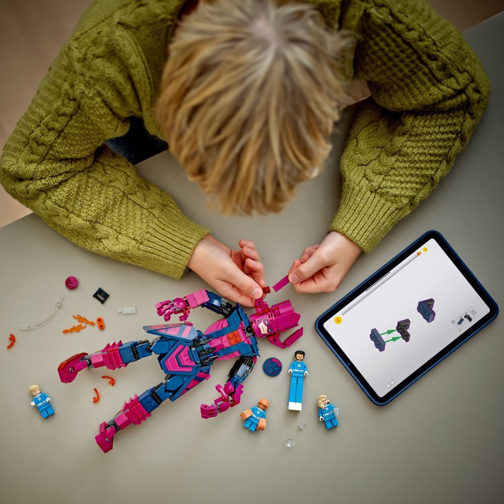 LEGO Super Heroes Marvel: Fantastic Four vs. Galactus Construction Figure