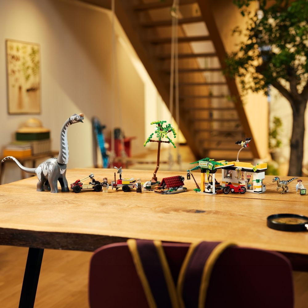 LEGO Jurassic World: Raptor & Titanosaurus Tracking Mission