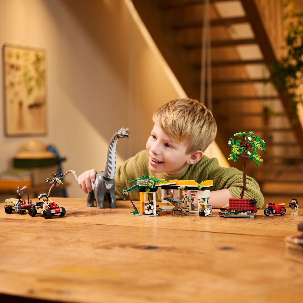 LEGO Jurassic World: Raptor & Titanosaurus Tracking Mission